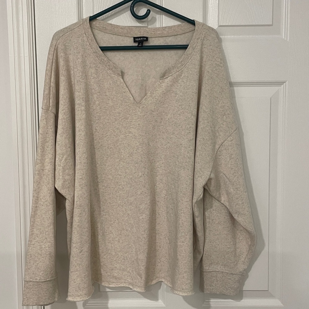 Torrid Women's V Neck Sweatshirt in Oatmeal Heather in size 4 - Picture 4 of 8